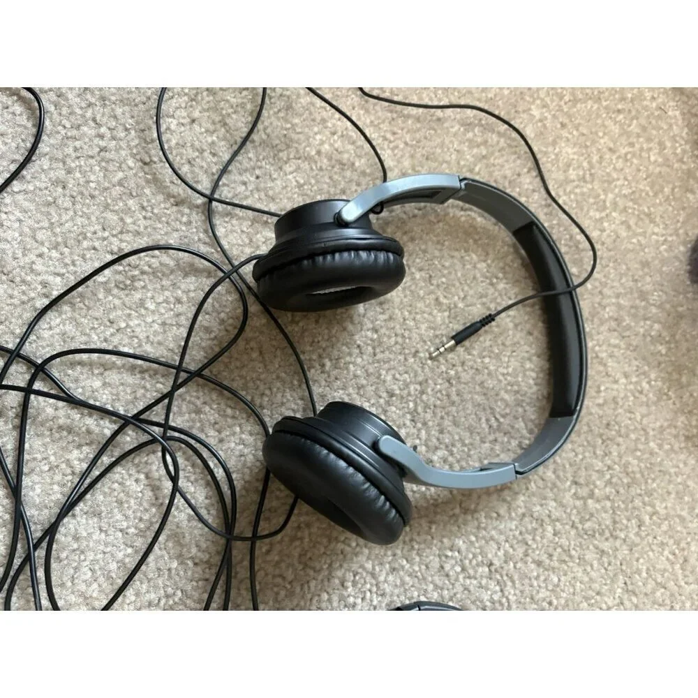 Headsets Lot Of 2 One With Mic - Picture 2 of 5